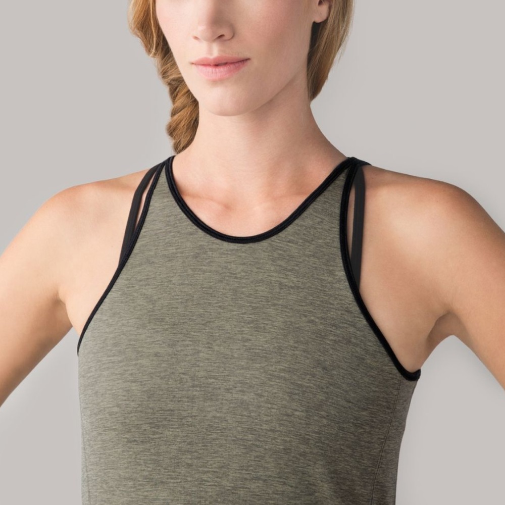 Lululemon In The Flow Tank - Picture 7 of 9